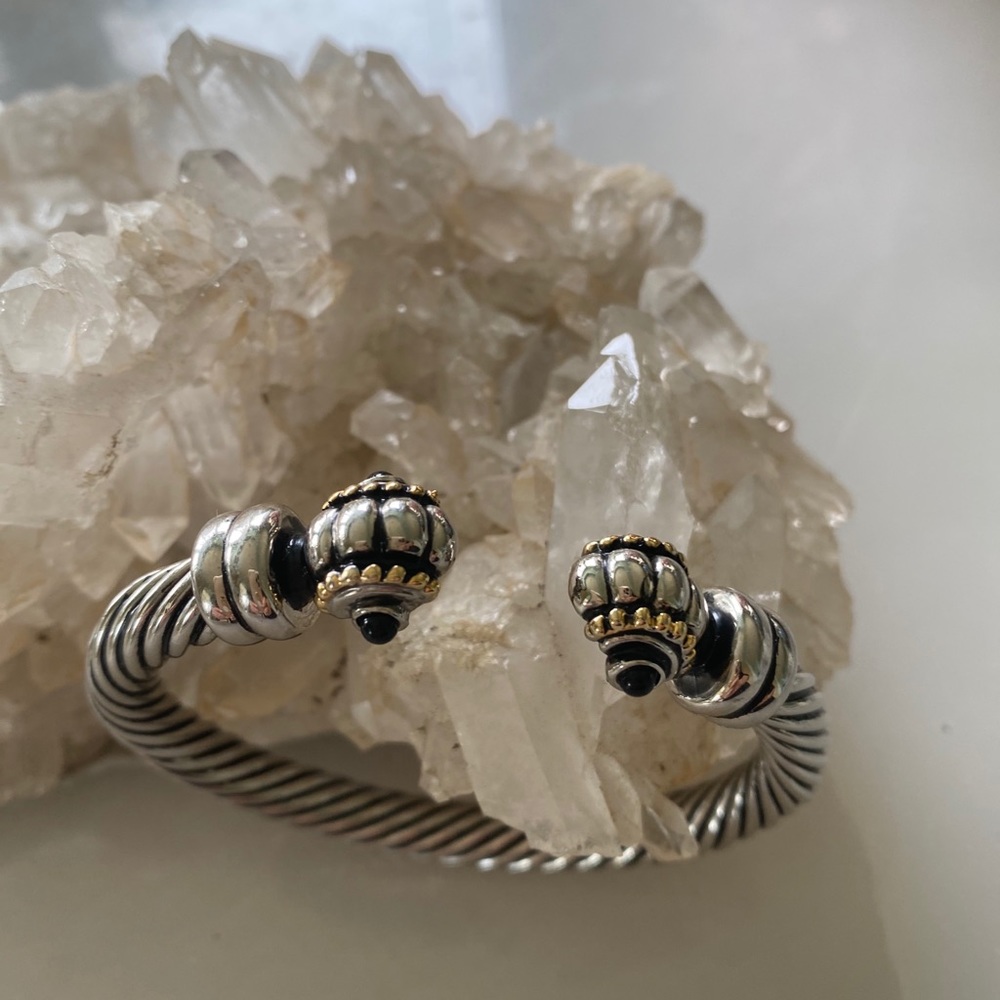 Two tone weighty bracelet with onyx like stones. - Picture 6 of 9